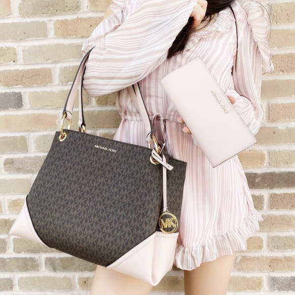 Gaby’sBags💕Michael Kors Tote& Wallet SET NWT - Picture 2 of 8